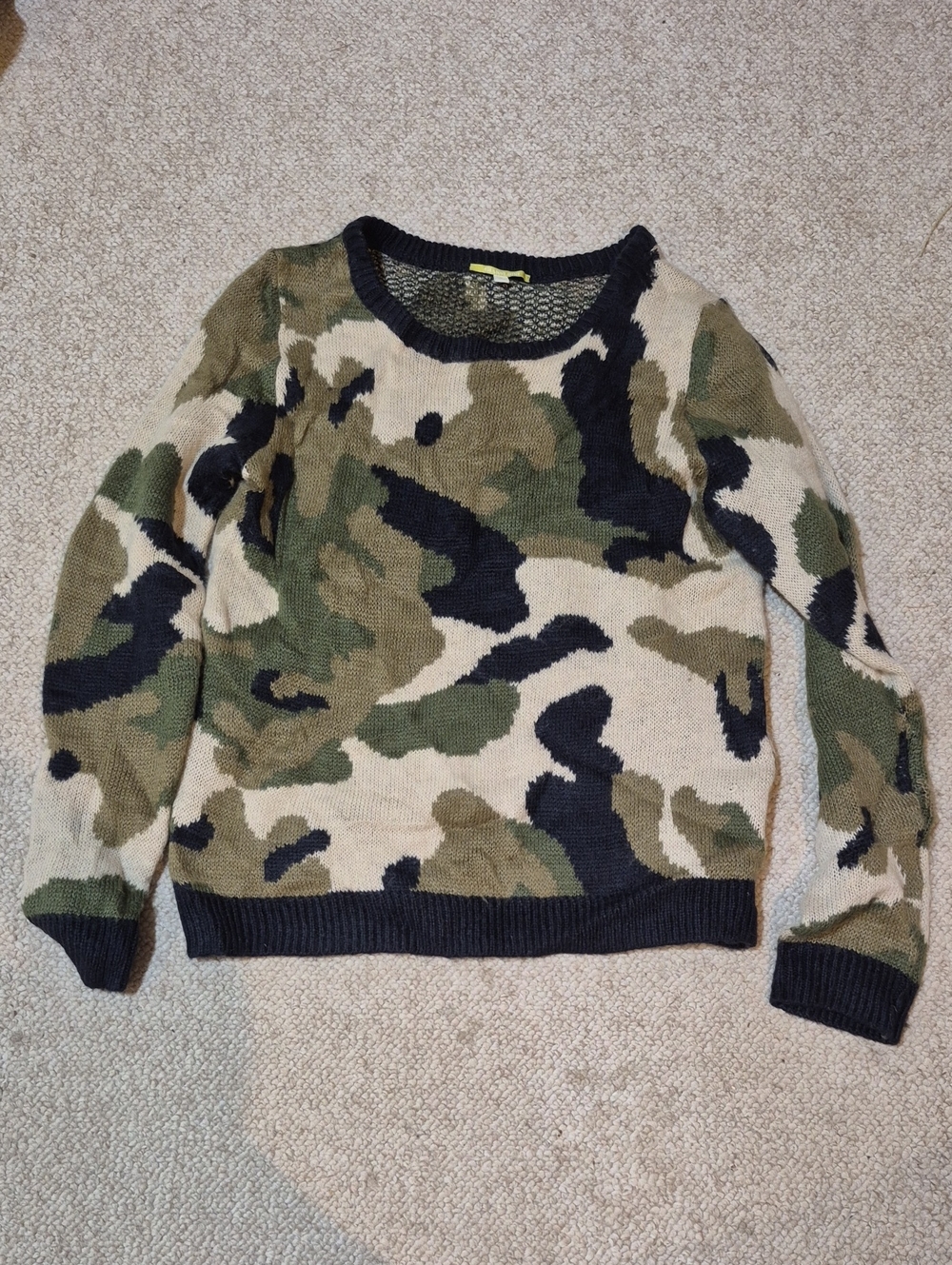 Gianni Bini Camo Knit Crewneck Sweater – Size Medium